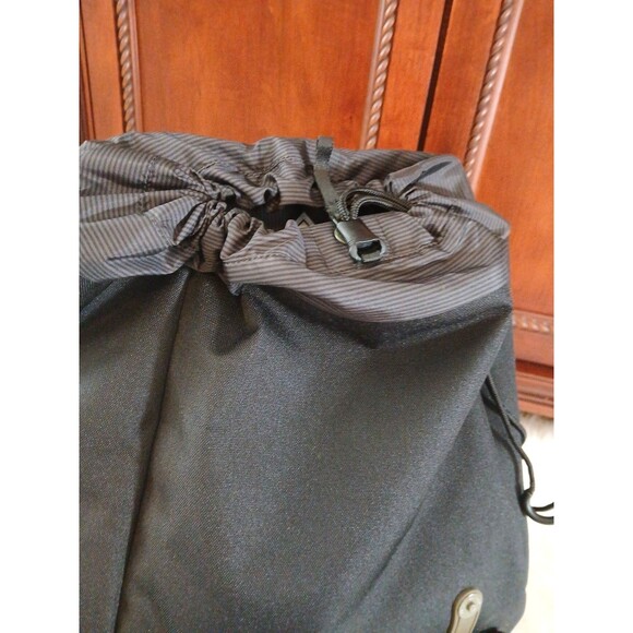 Herschel Supply Co. Large Backpack Black/Olive Green Pre-Owned Excellent - Picture 8 of 12